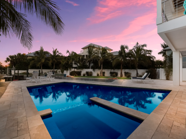 Luxurious Canal-Front Retreat - Perfect for Families